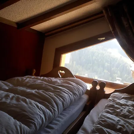 Dans 1650 Appartement