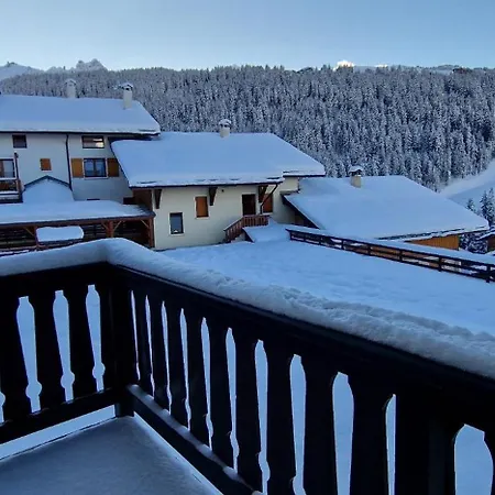 Dans 1650 Appartement